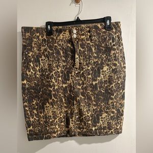 Hydraulic Brand Skirt